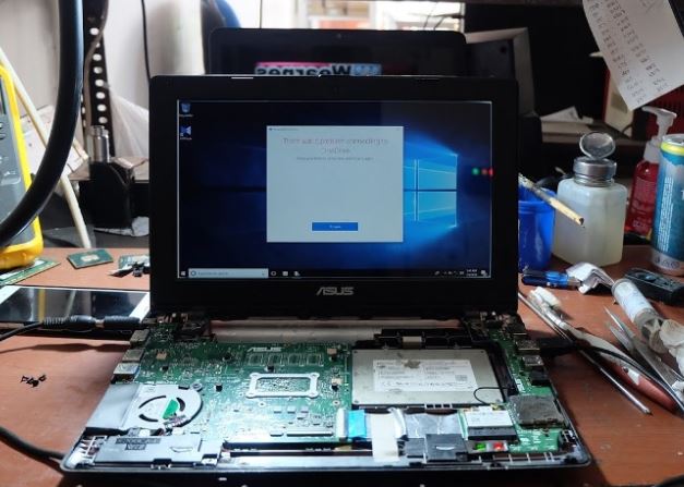 service laptop mati